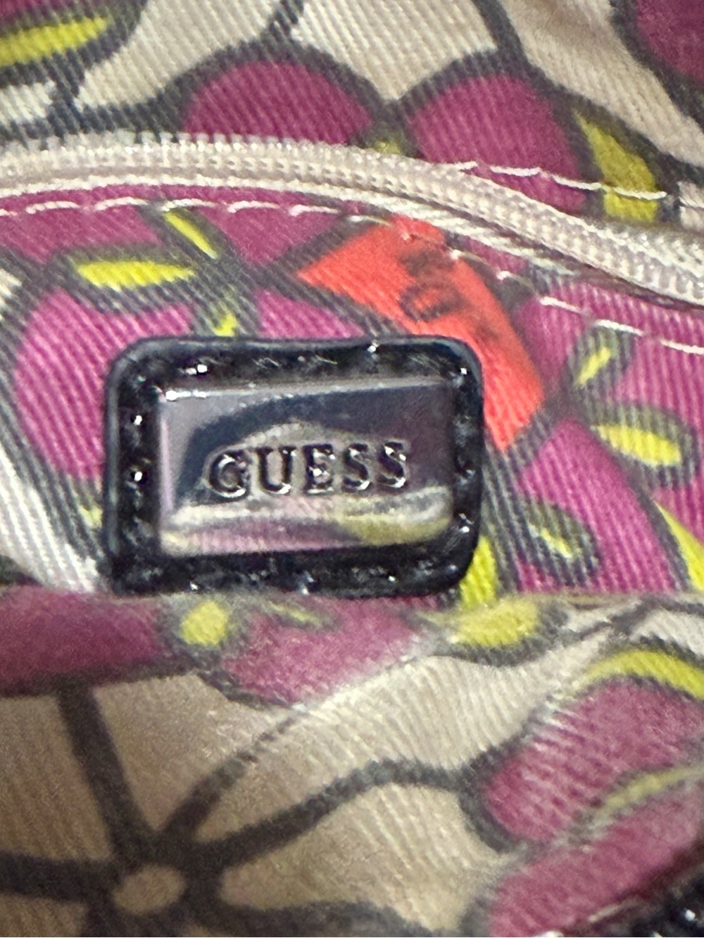 Guess Leather Crossbody  Purse Floral Print Interior with Silver Logo Plaque - Picture 14 of 15
